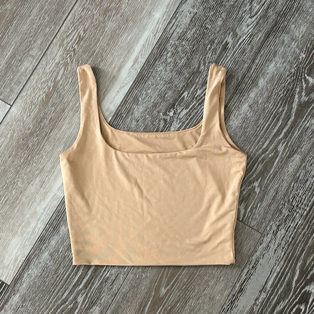 Amazon Sz XS Beige Knit Crop Tank Top Cropped  Fabulous!